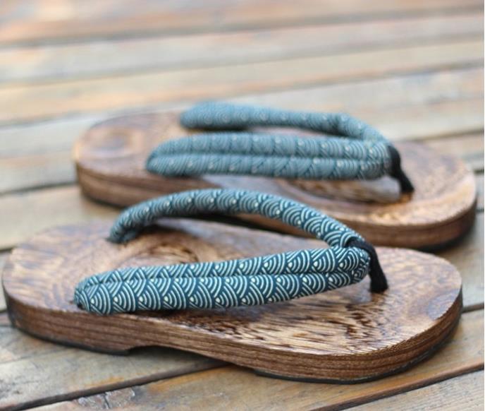 Kyoto, Japan - 15 June 2016. a Display of Traditional Japanese Wooden  Geisha Slippers for Sale in a Souvenir Shop. Known As Geta, Editorial Stock  Photo - Image of fashion, shoes: 282108818