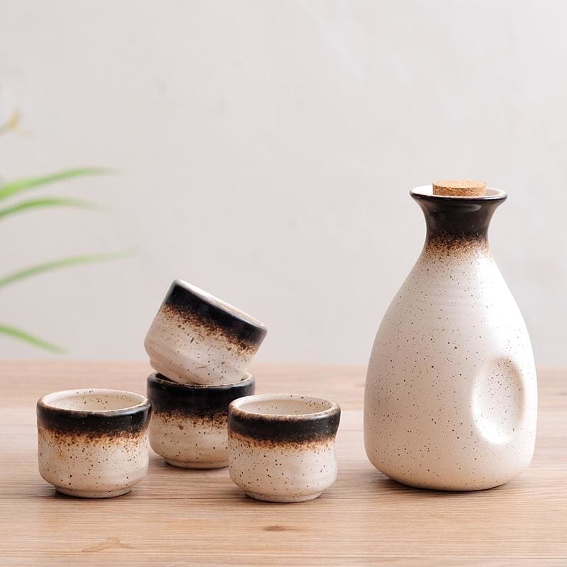 NWOT hot Japanese sake cup set