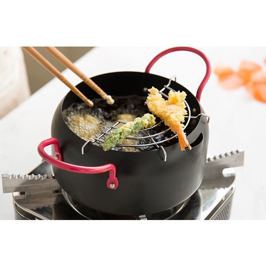 https://www.myjapanesehome.com/cdn/shop/products/tempura-pot-mu-pots-pans-my-japanese-home_806.jpg?v=1571710594&width=1445